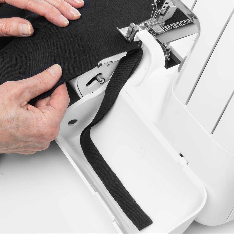 HUSQVARNA® VIKING® AMBER™ S | 100 Overlock Machine